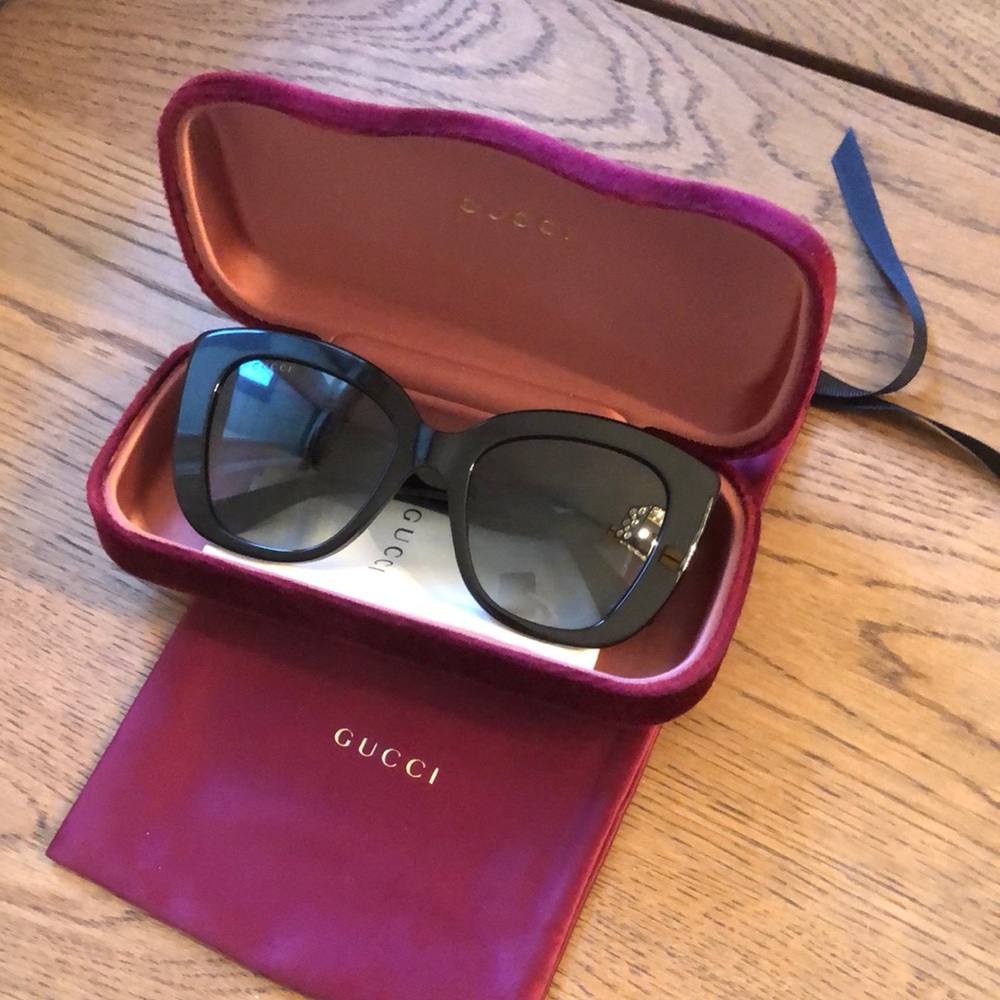 Gucci Black Sunglasses with Protective Accessories